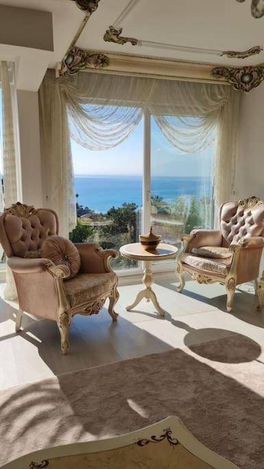 Apartment Deniz Manzarali Jakuzili Kral Dairesi *