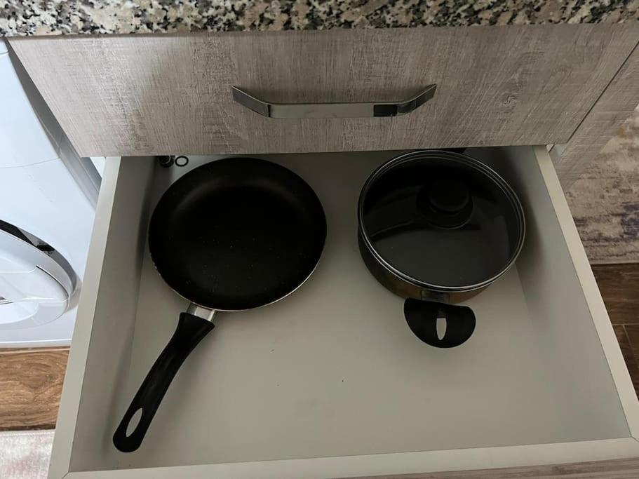 Apartment Giris Kat,merkezi Konum, Alisveris Merkezi Karsisi'3'