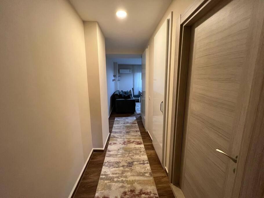 Apartment Giris Kat,merkezi Konum, Alisveris Merkezi Karsisi'3' Antalya