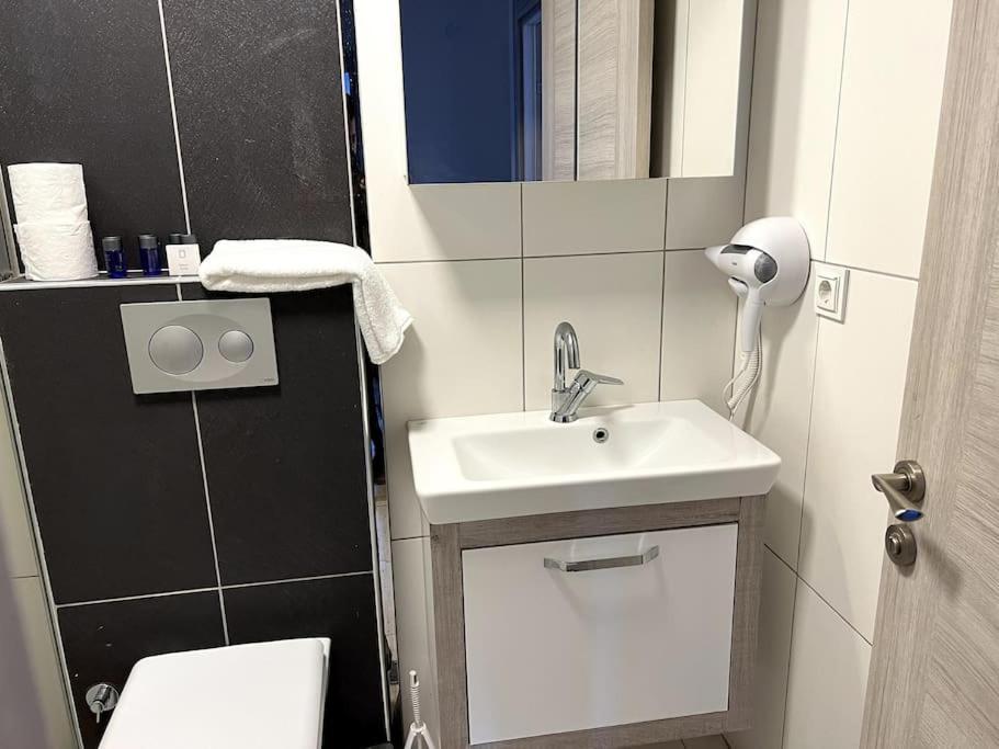 Apartment Sik, Merkezde Denize 3 Km Kueltuer Kafeler Cd. 2 Dk '12' Antalya