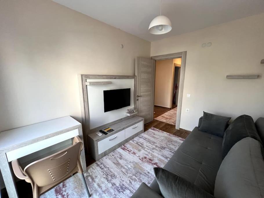 Sik, Merkezde Denize 3 Km Kueltuer Kafeler Cd. 2 Dk '12' Apartment