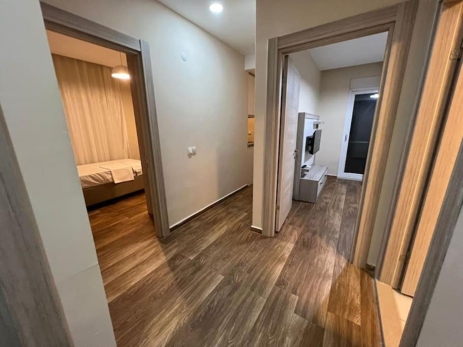 Apartment Merkezi, Sik, Denize 3 Km Kueltuer Kafeler Cad. 2 Dk '13' Antalya