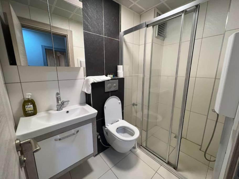 Apartment Merkezi, Sik, Denize 3 Km Kueltuer Kafeler Cad. 2 Dk '13'