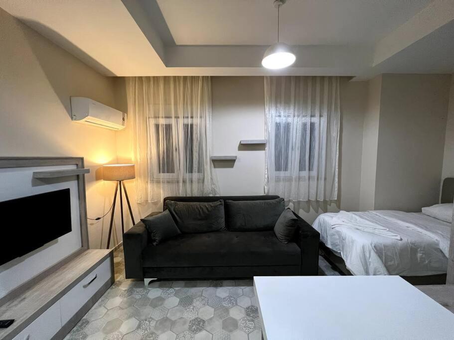 Apartment Basement Floor, Erasta Mall Karsisi, 1+0 Stuedyo '23'