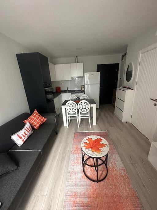 Havalimani Ve Avm Yakini Havuzlu Lux1+1 Ozel Fiyat Daire Antalya