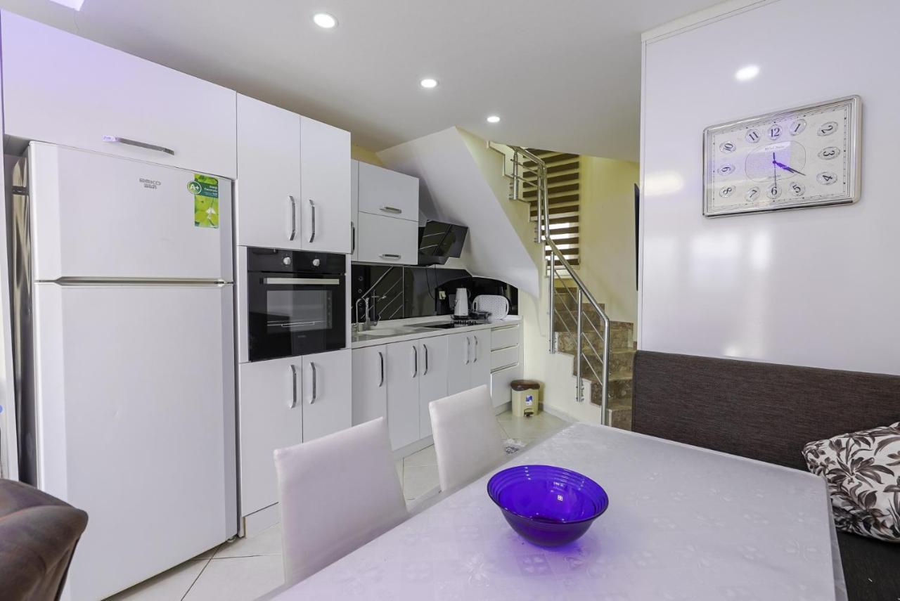 Apartment Chic W Patio 5 Min To In Antalya