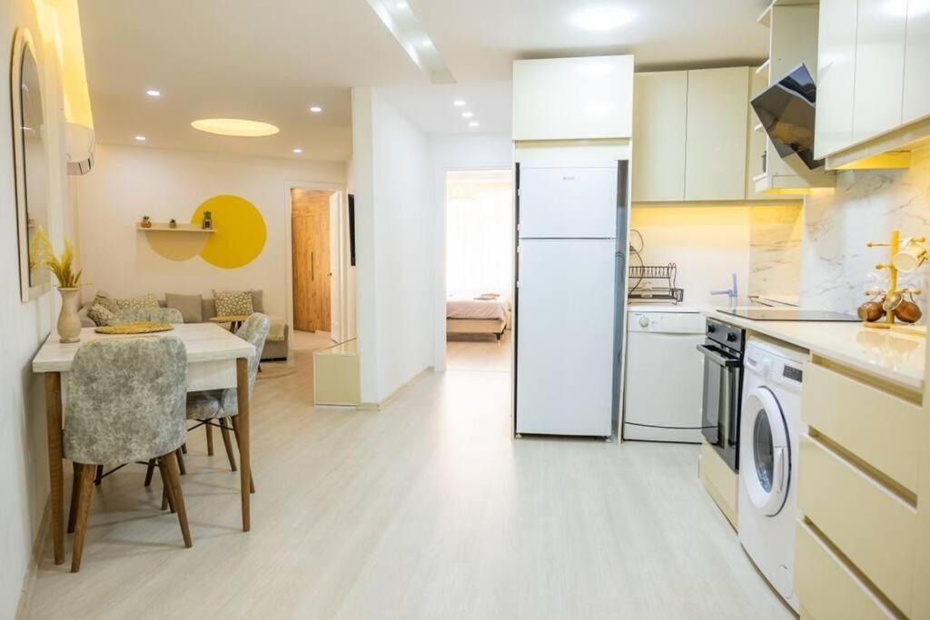 Down Town Two Bedrooms Stylish Apartment