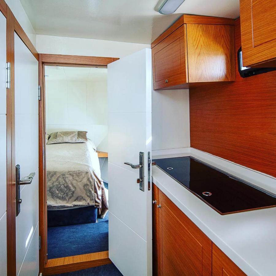 Karci Yacht Charter Botel *