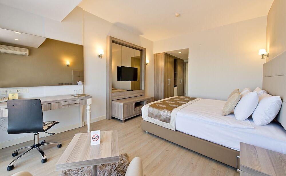 Nashira Otel