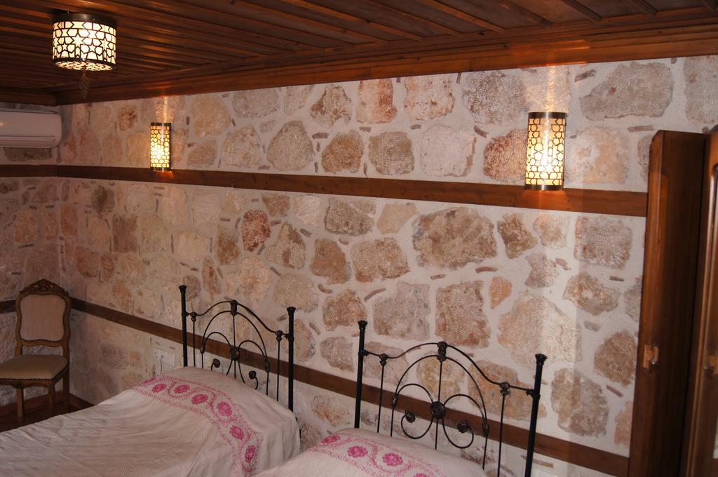 Candle Suites Hotel 4*