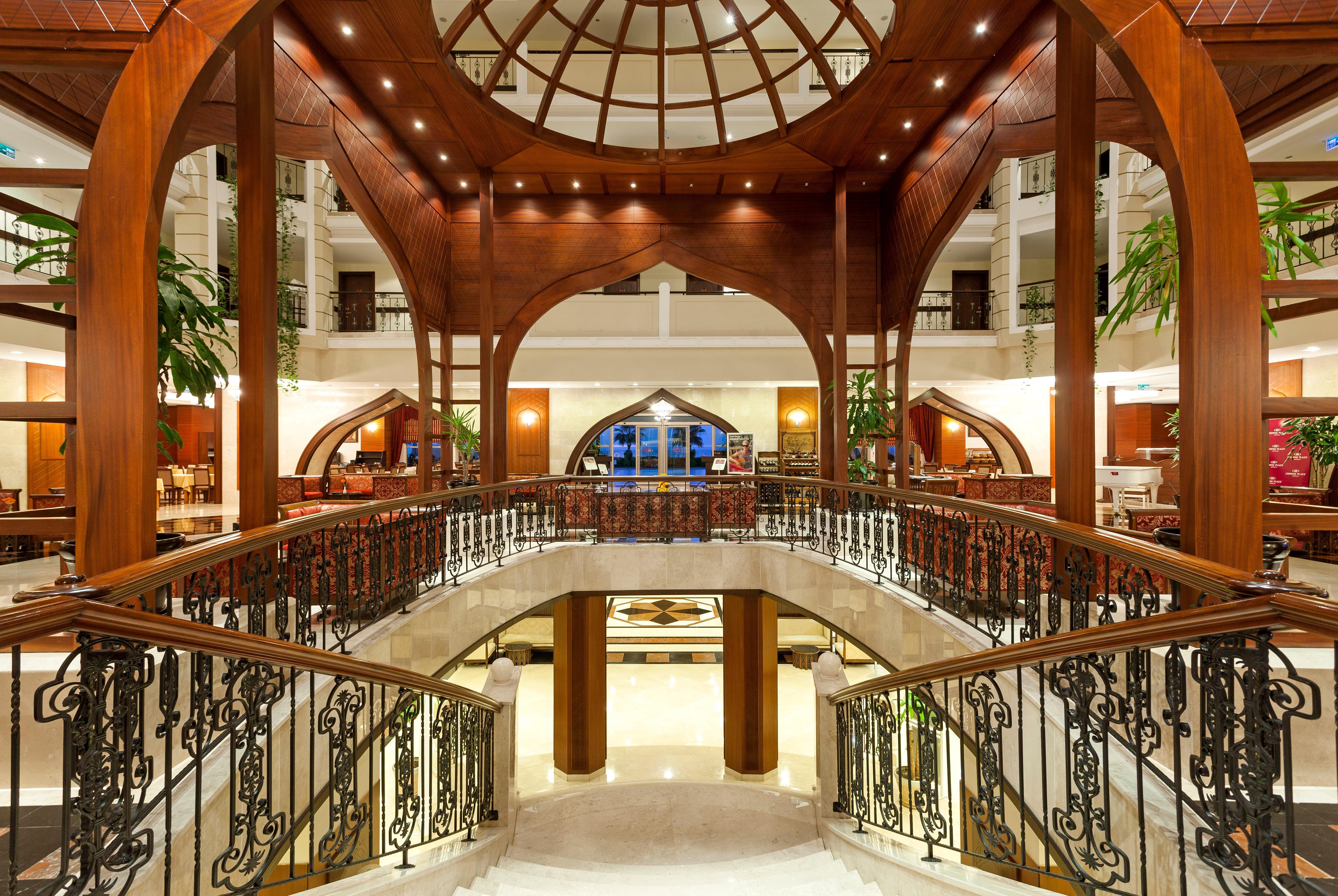 Crowne Plaza By Ihg