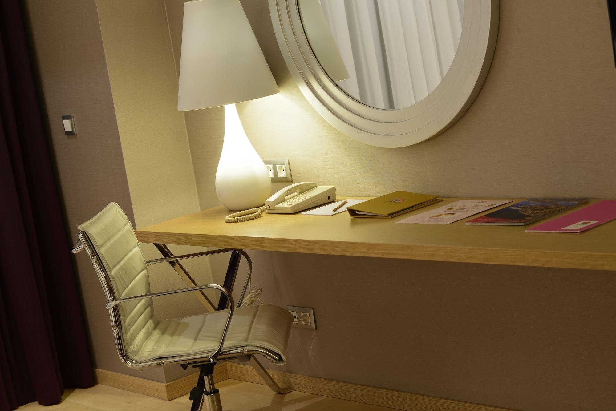 Otel Akra V 4*