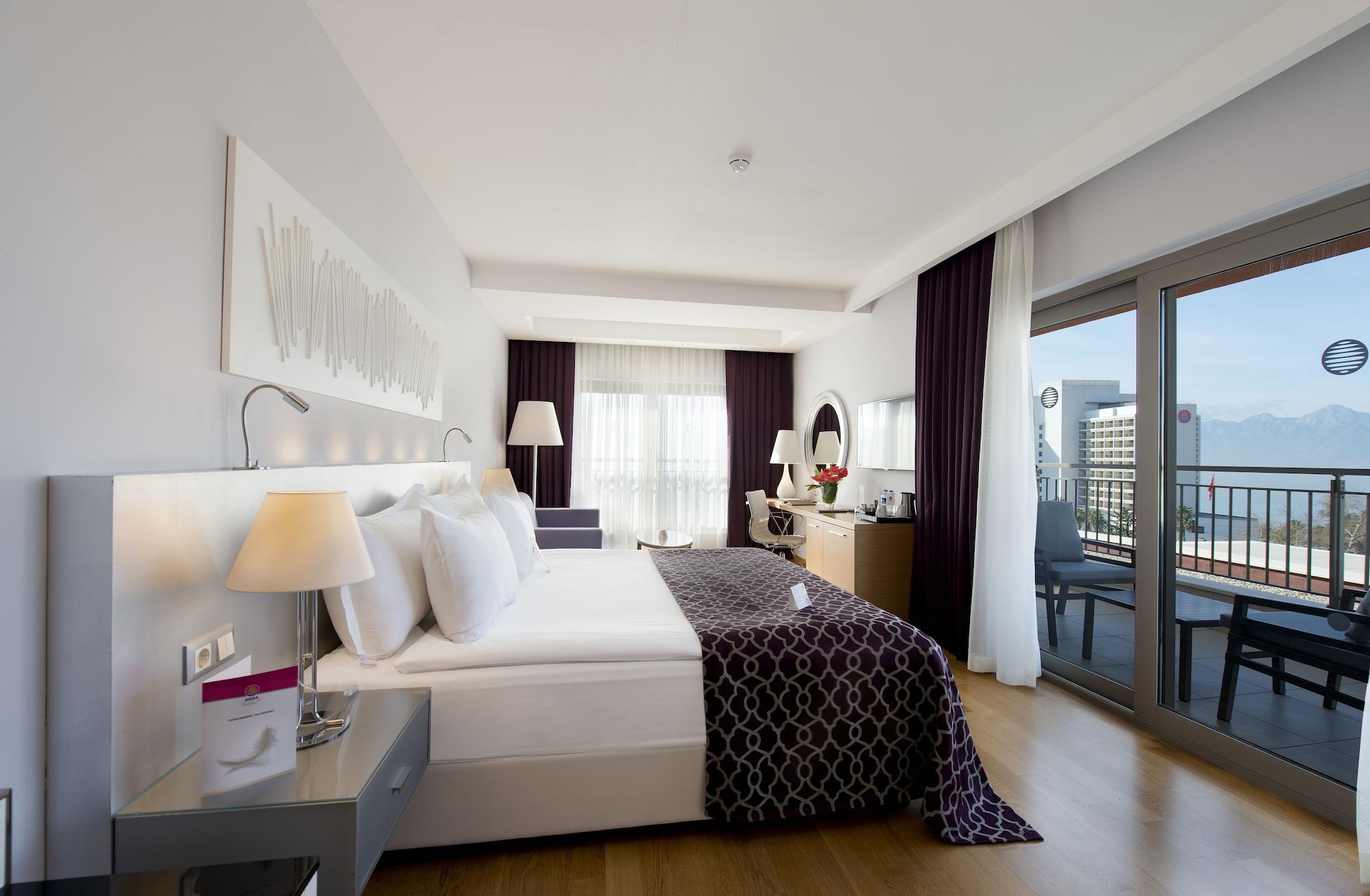 Akra V Otel