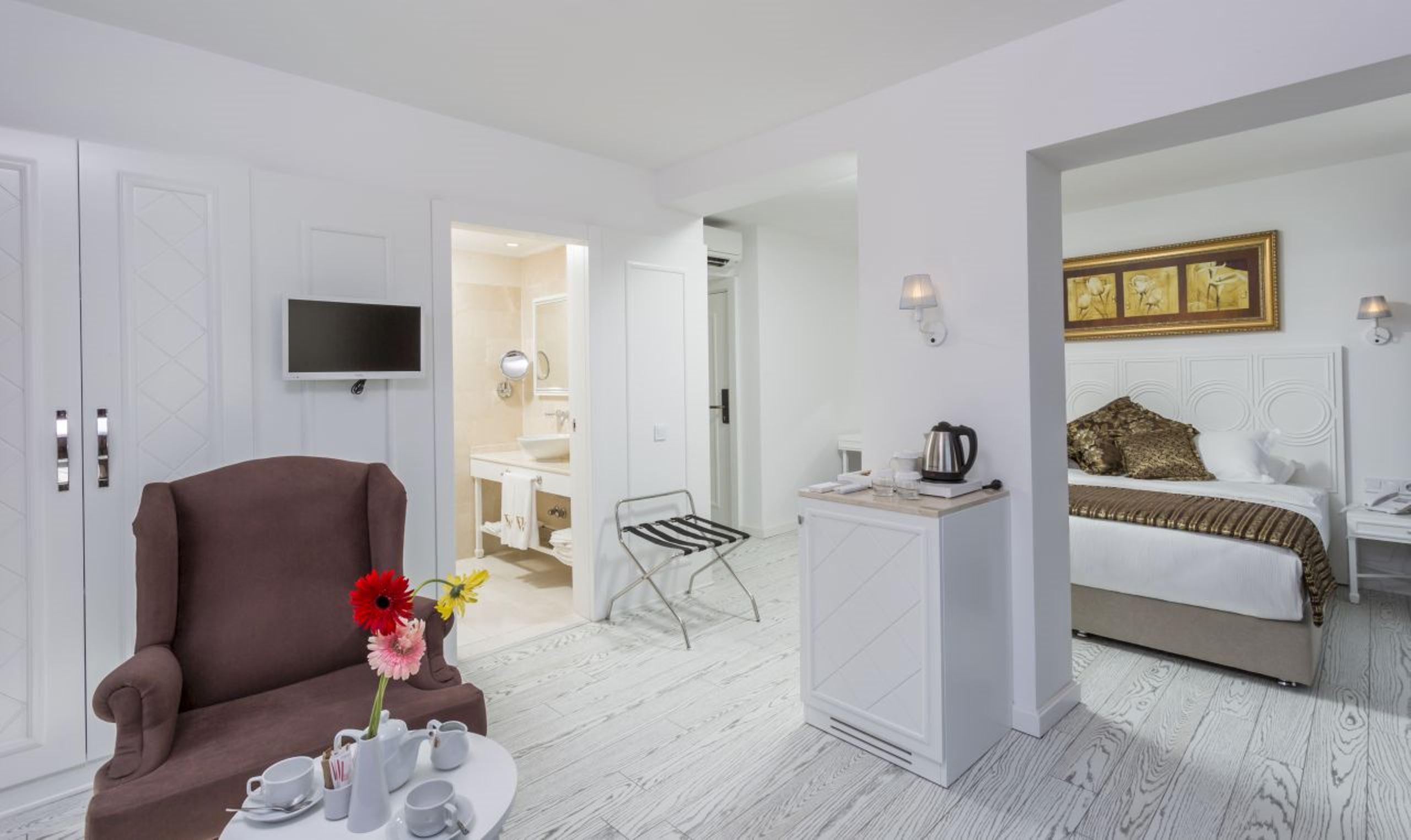 Wise & - Adults Only Otel