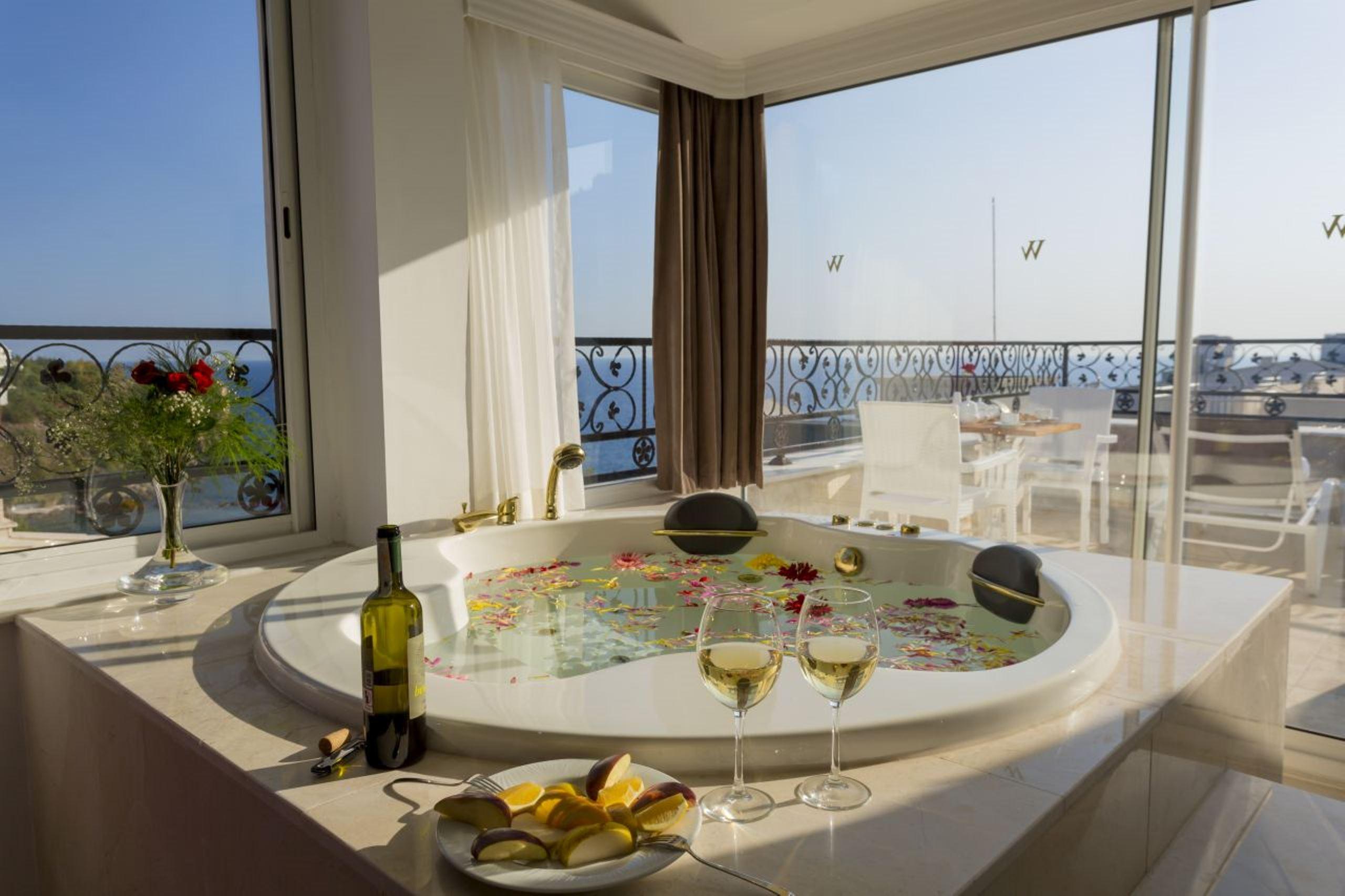 Otel Wise & - Adults Only 3*