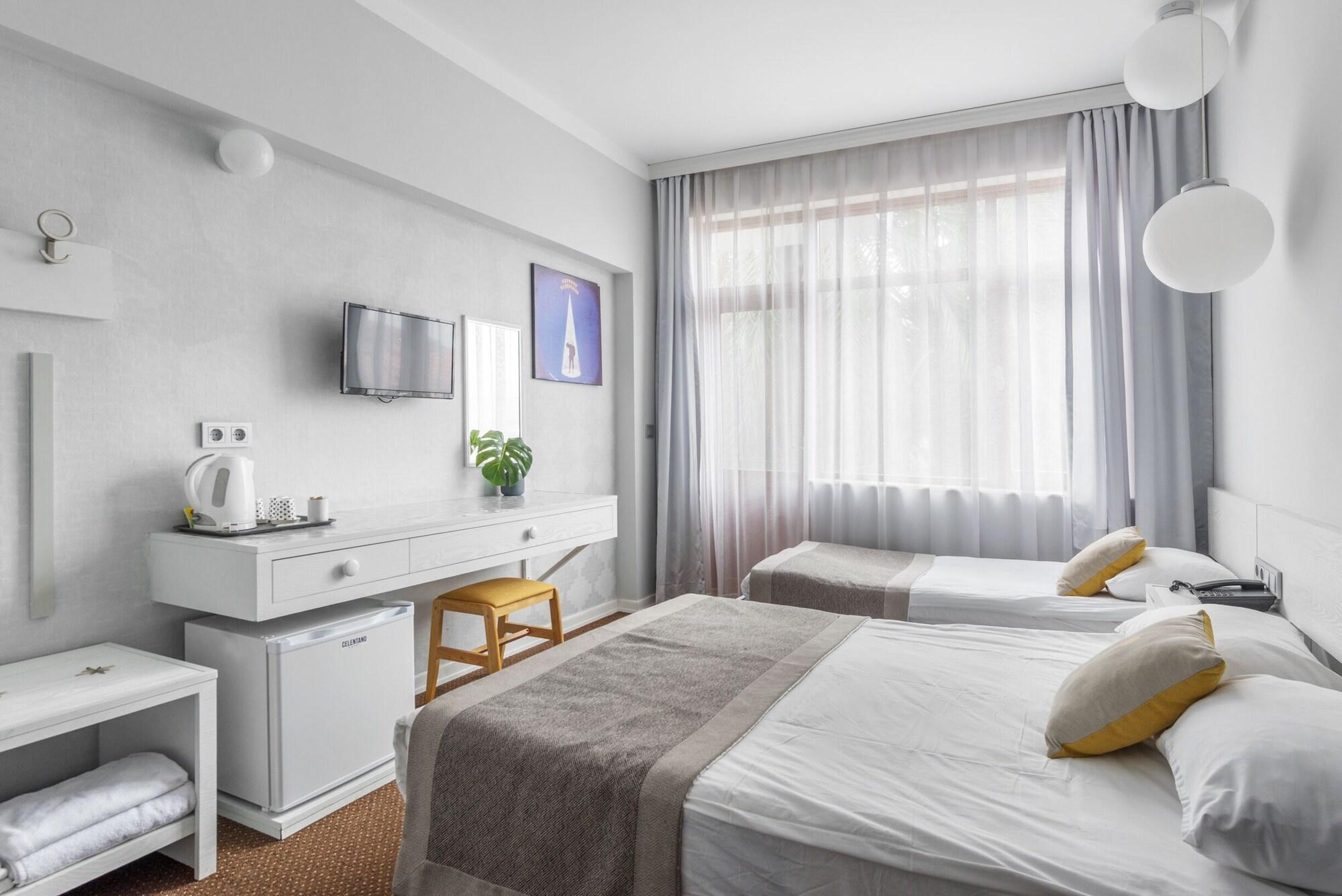 Delight Deluxe & Hotel 2*