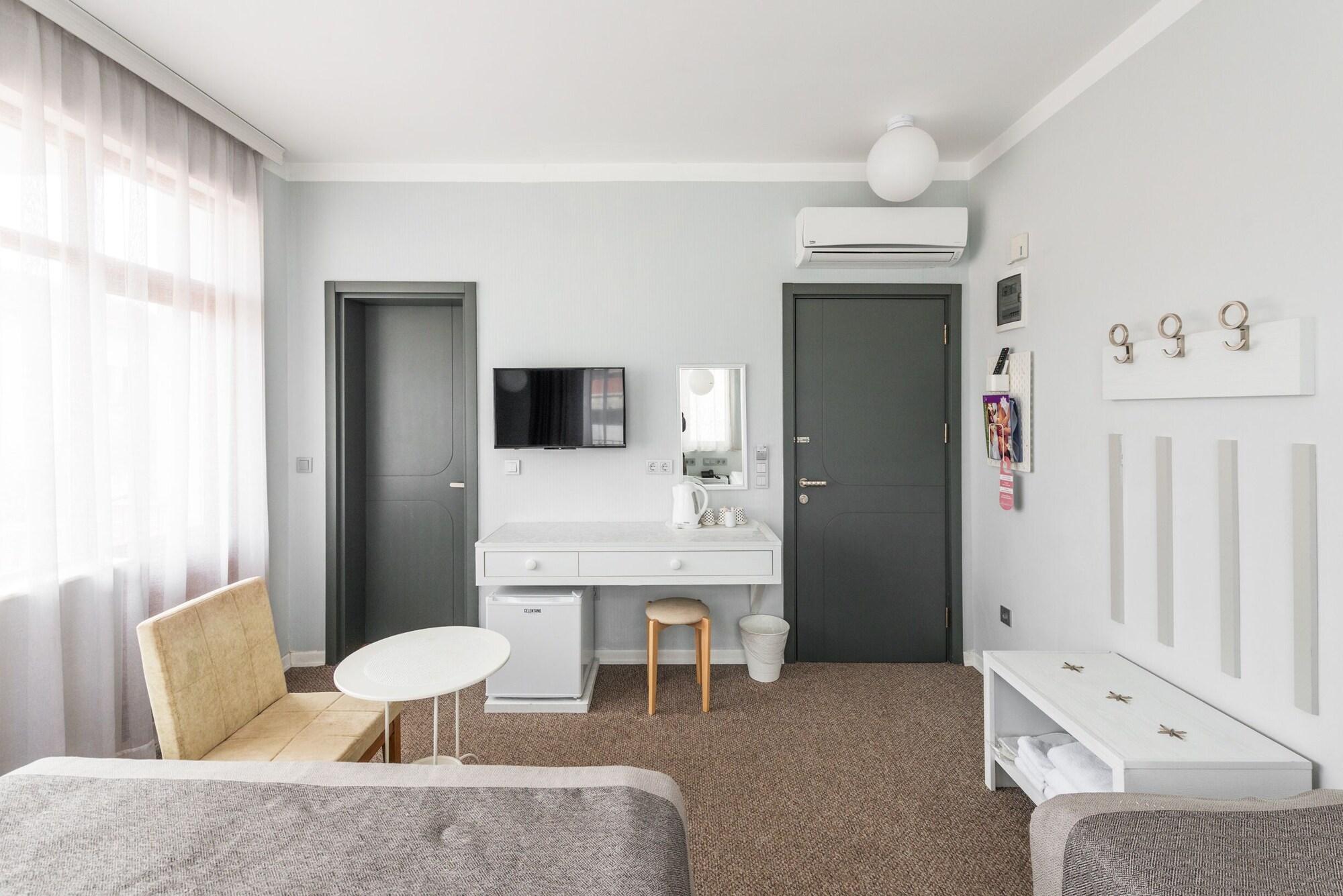 Hotel Delight Deluxe & 2*
