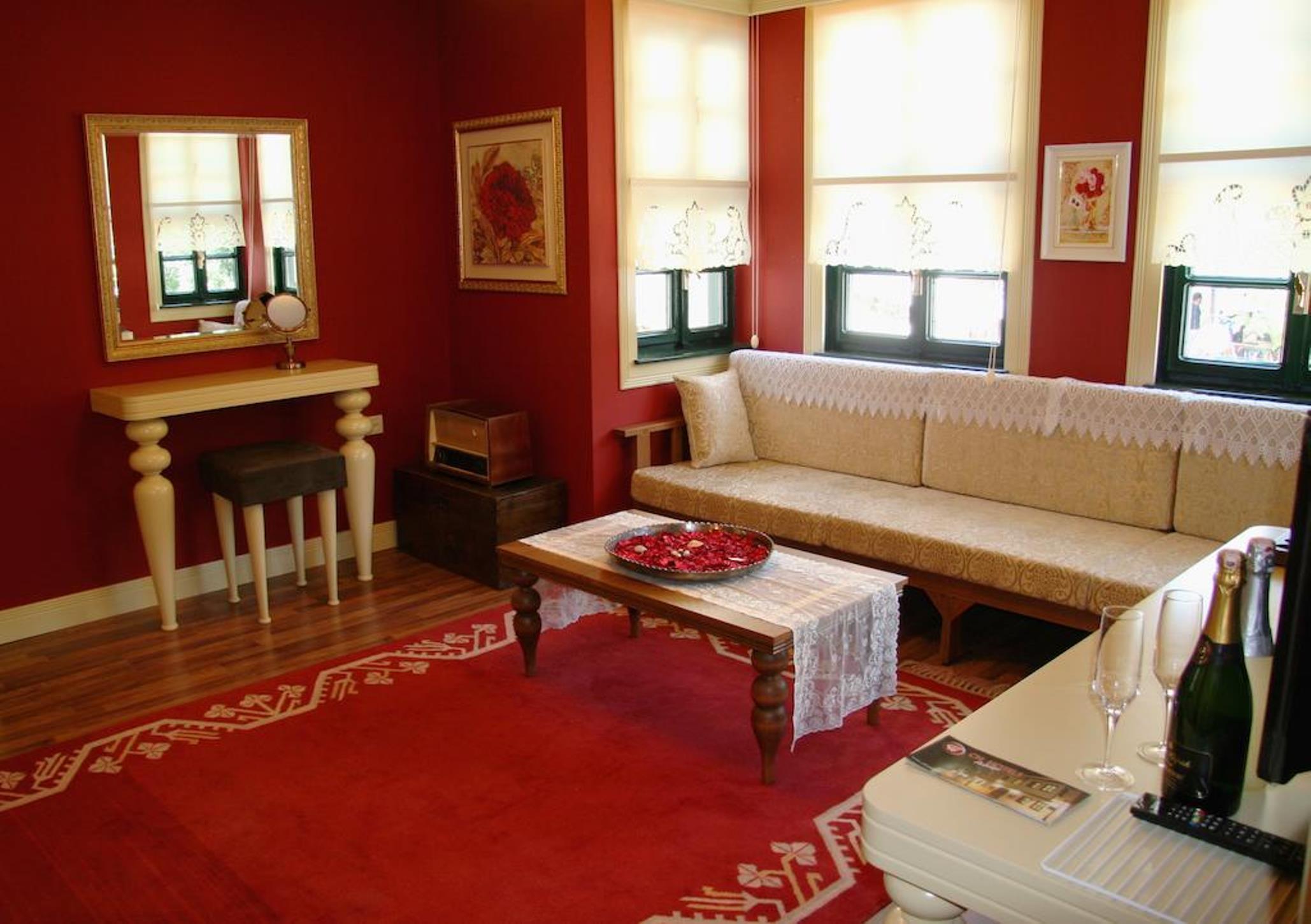 Afflon Old Marin Otel 2*