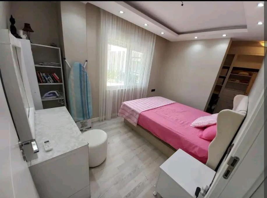 Apartment Konyaalti'nda Luks Havuzlu 1+1 *
