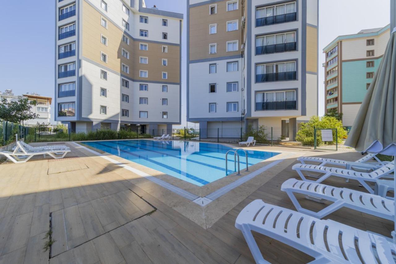 Luminous Flat W Shared Pool 5 Min To Lara *