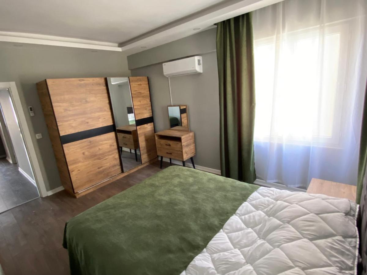 Lara Apartment *