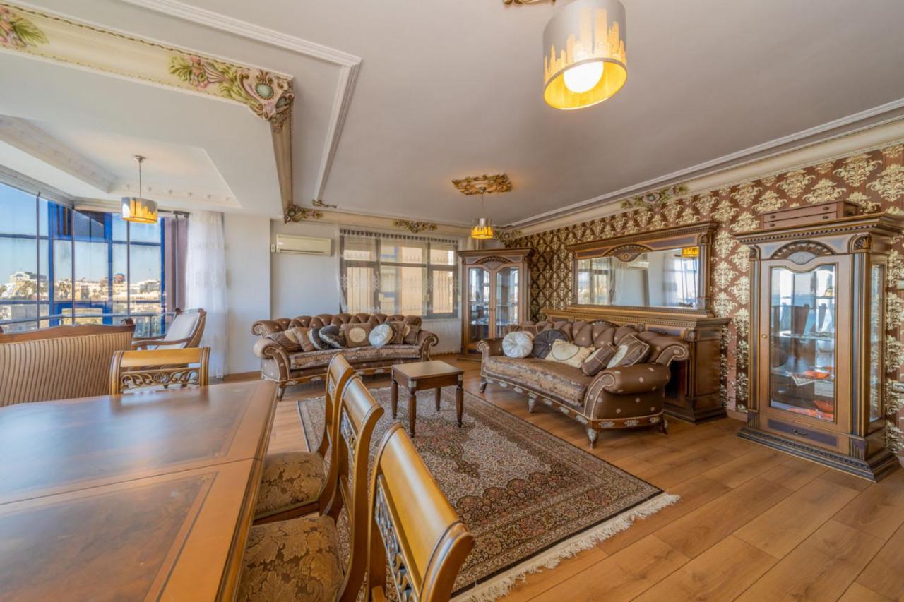 Lovely Flat With Sea View Near In Muratpasa Apartment