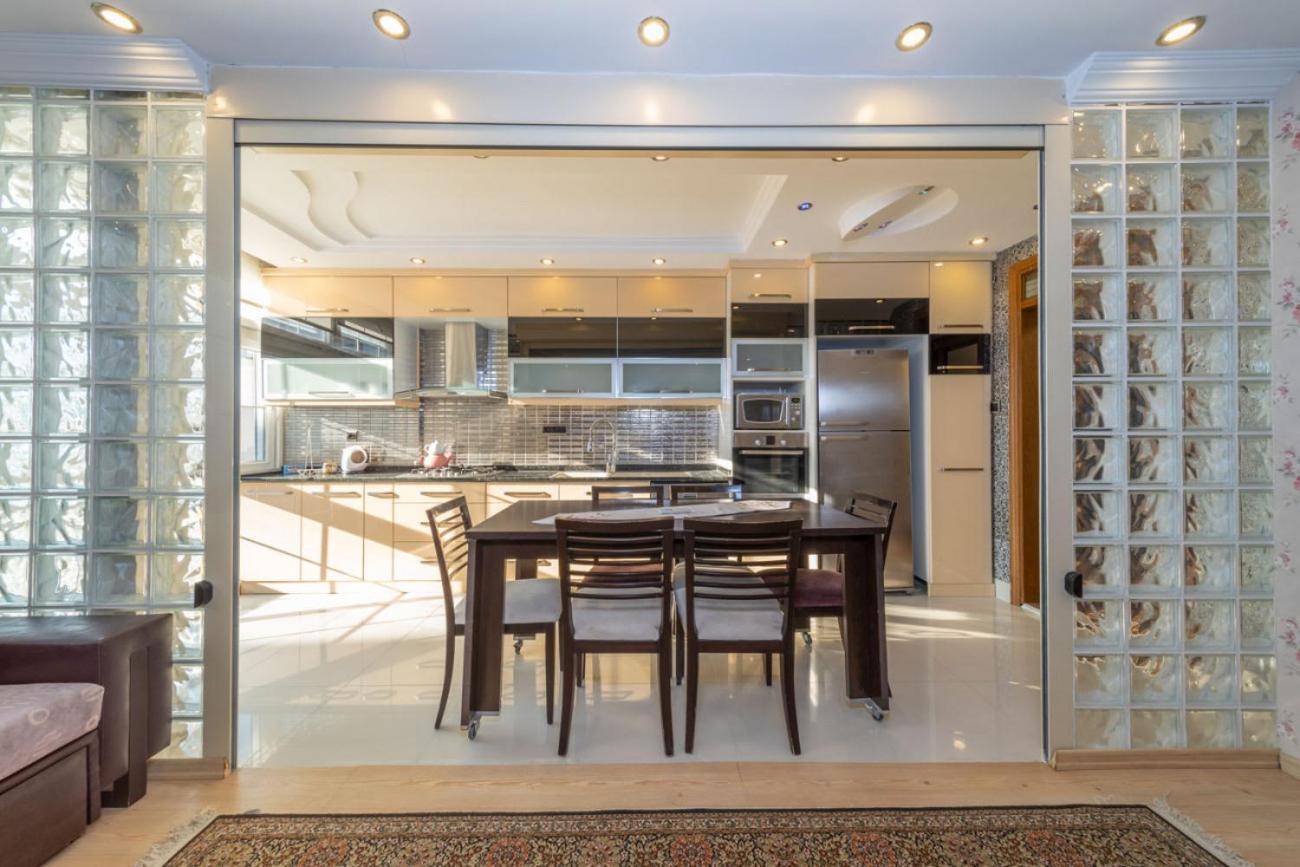 Lovely Flat With Sea View Near In Muratpasa Apartment