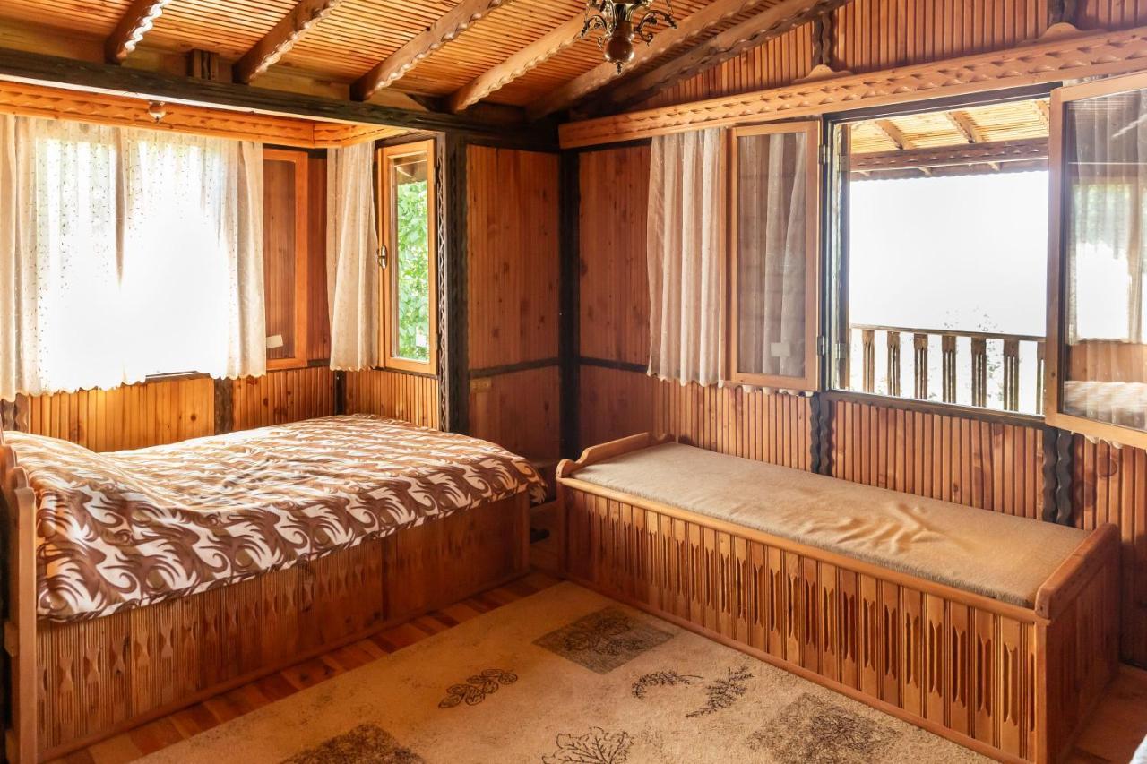 Feslikan Chalet Chalet