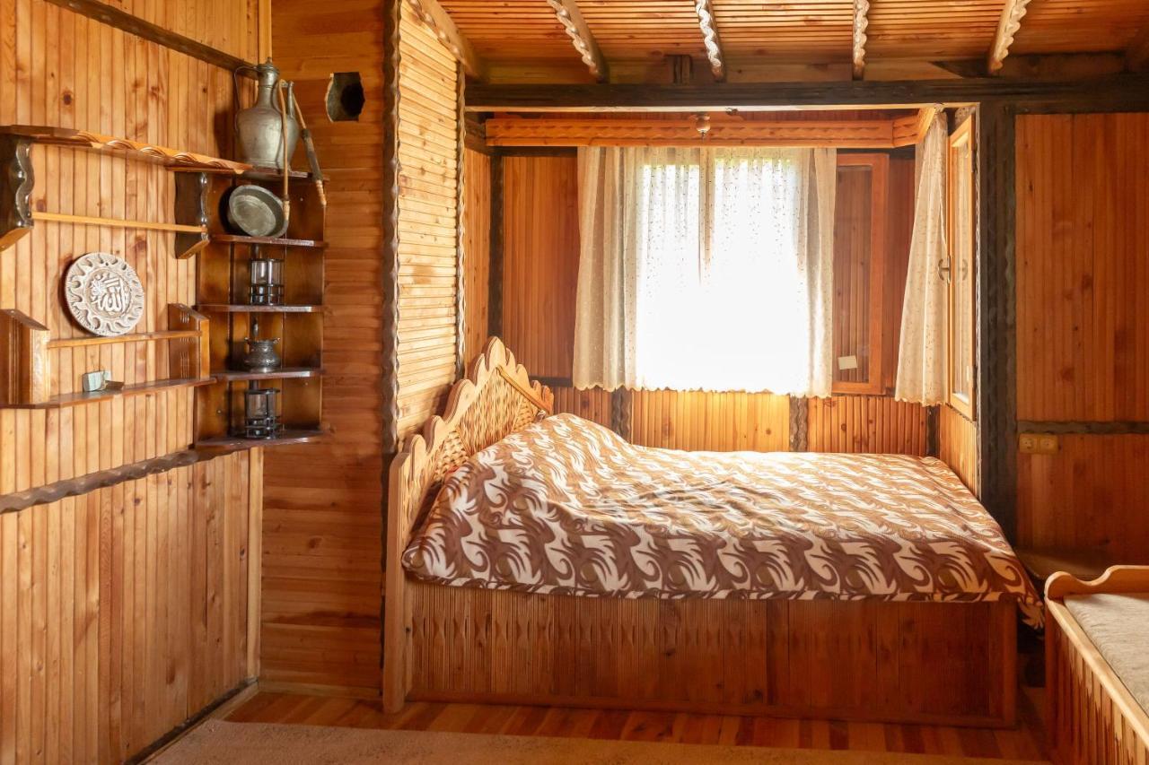 Feslikan Chalet