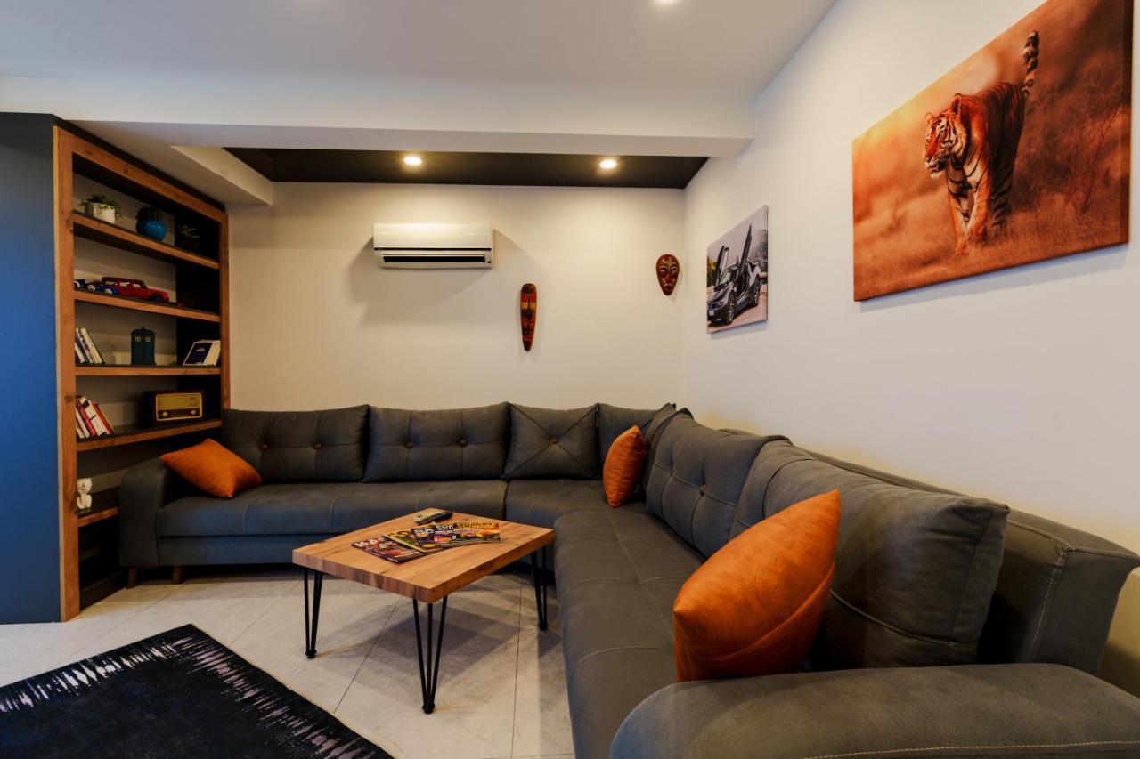 Mrt Suites Lara *