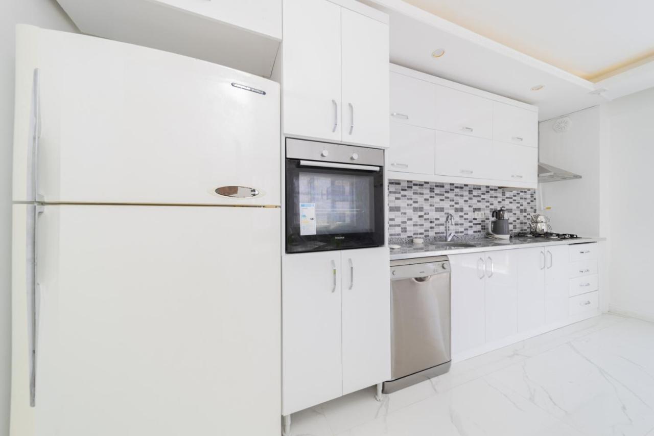 Apartment Furnished Flat W Balcony 2 Min To In