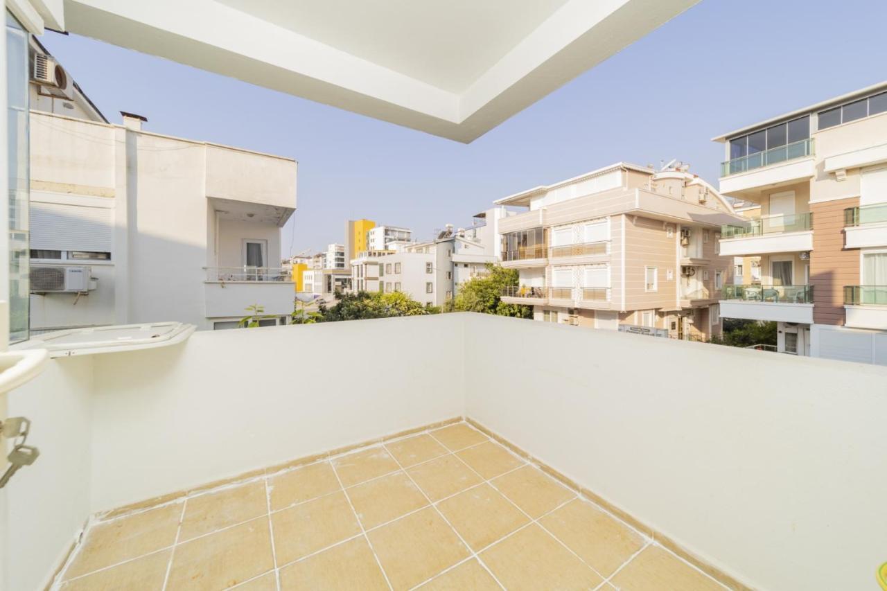 Flat With Balcony 3 Min To Konyaalti Apartment *