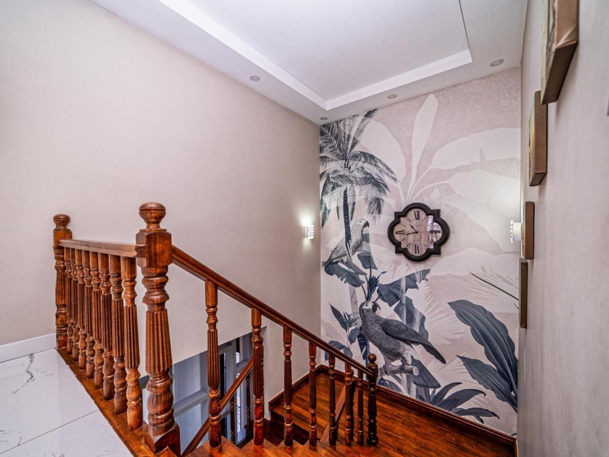Villa Lux W Balcony Pool Sauna Garden In