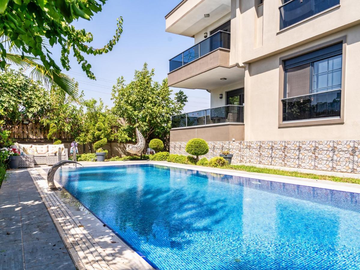 Lux W Balcony Pool Sauna Garden In Villa