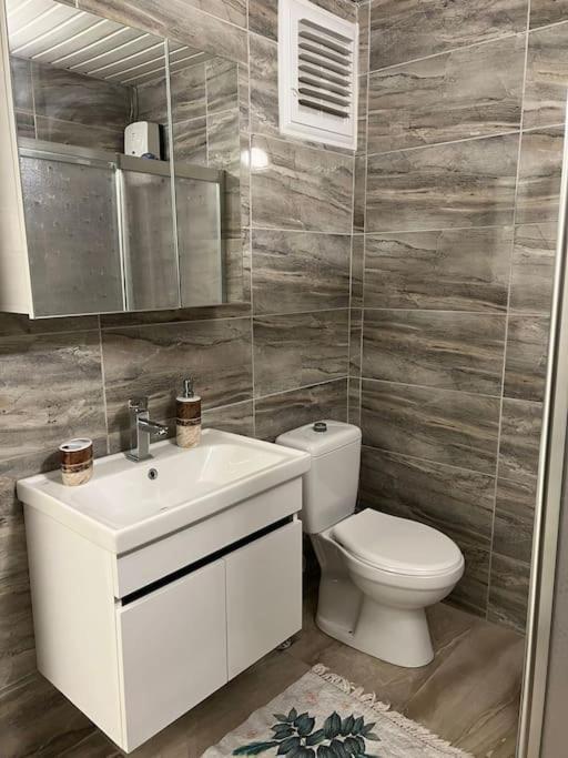 Apartment Centre- Location *