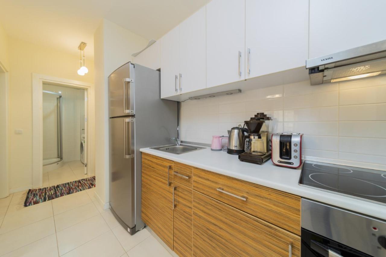 Apartment Flat W Pool Garden And Balcony 7 Min To Beach