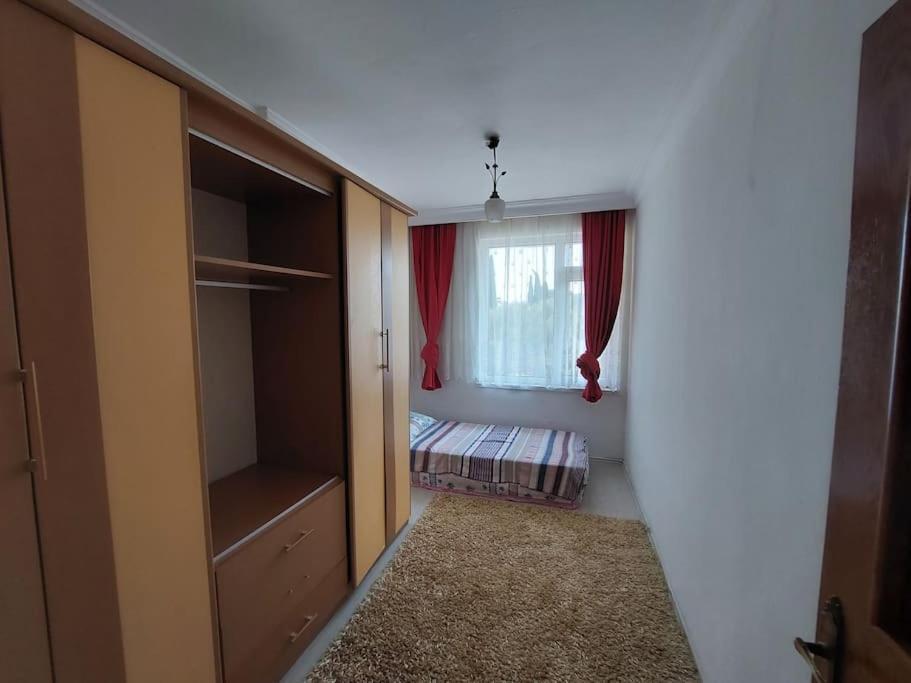 Deniz Manzarali Genis Daire Apartment *