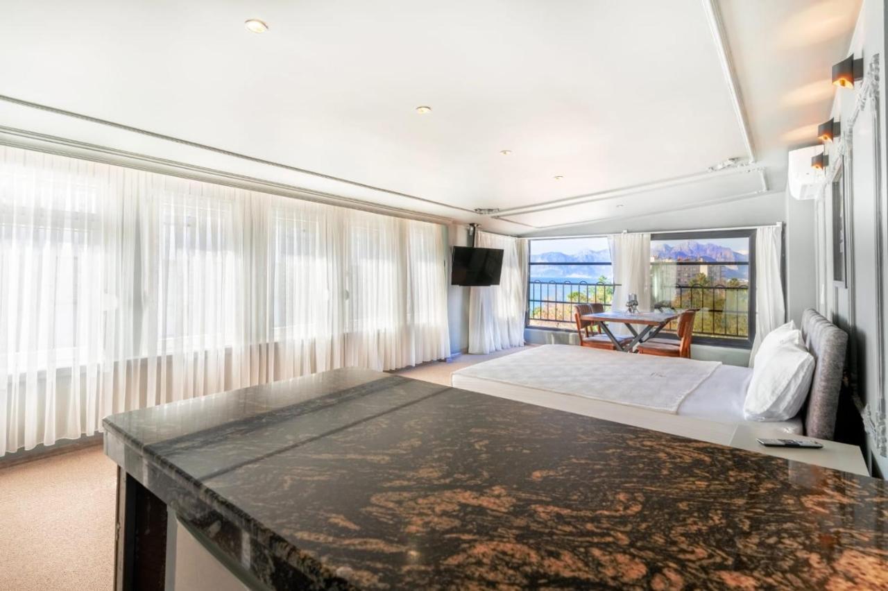 Olsen Hotel *