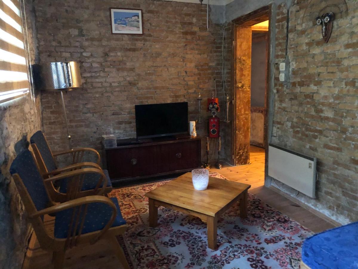 Apartment Ozzy Homes *