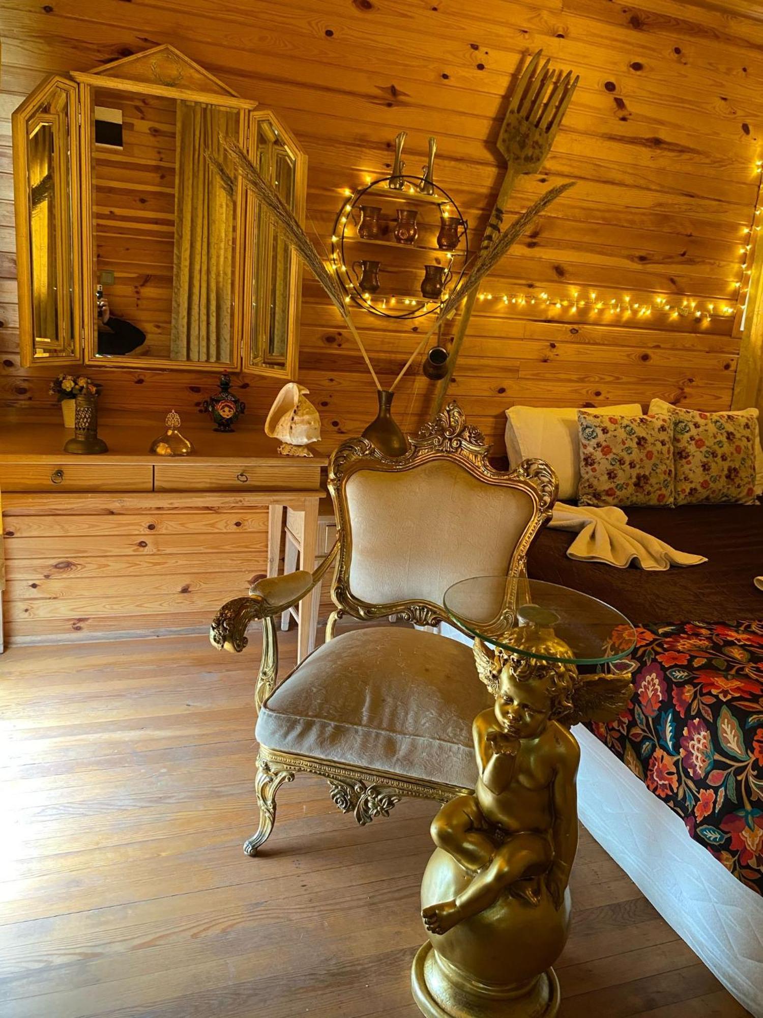 White Country Boutique