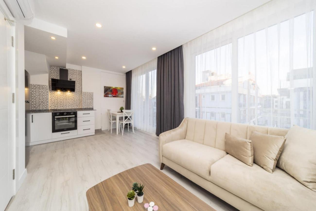 Central Flat With Terrace And View In Muratpasa Apartment *