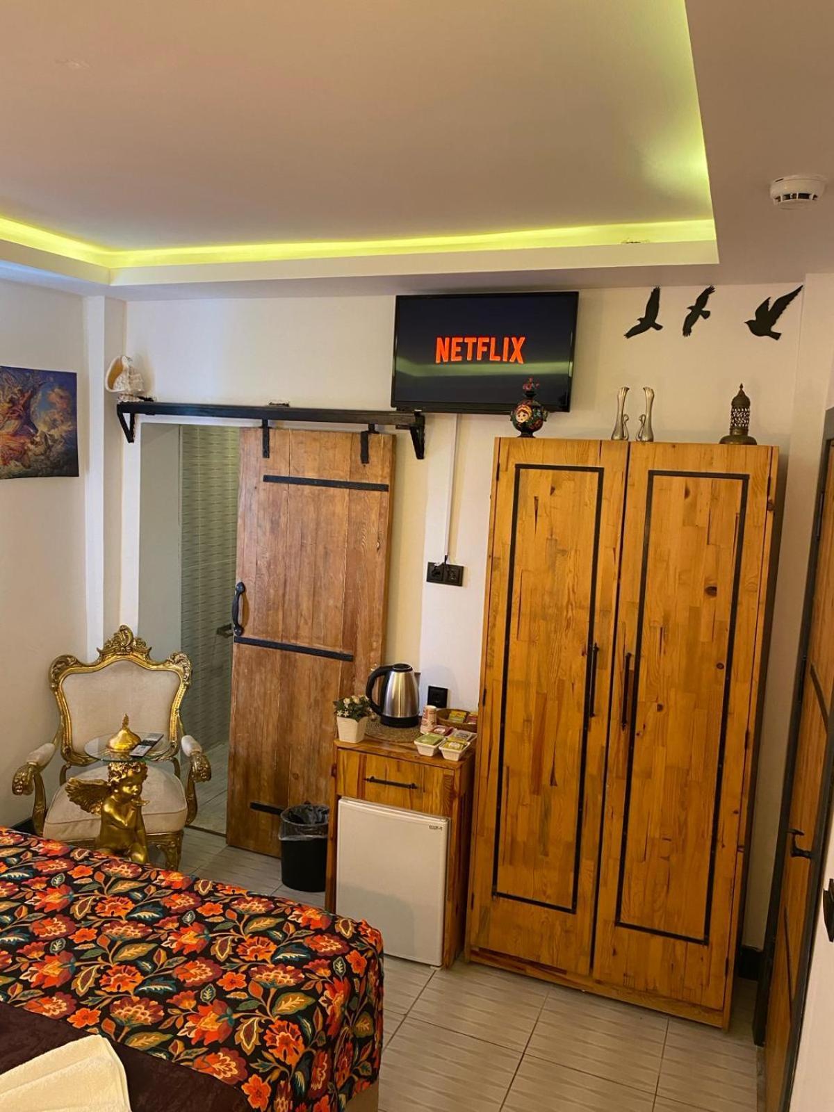 White Country Boutique 3*