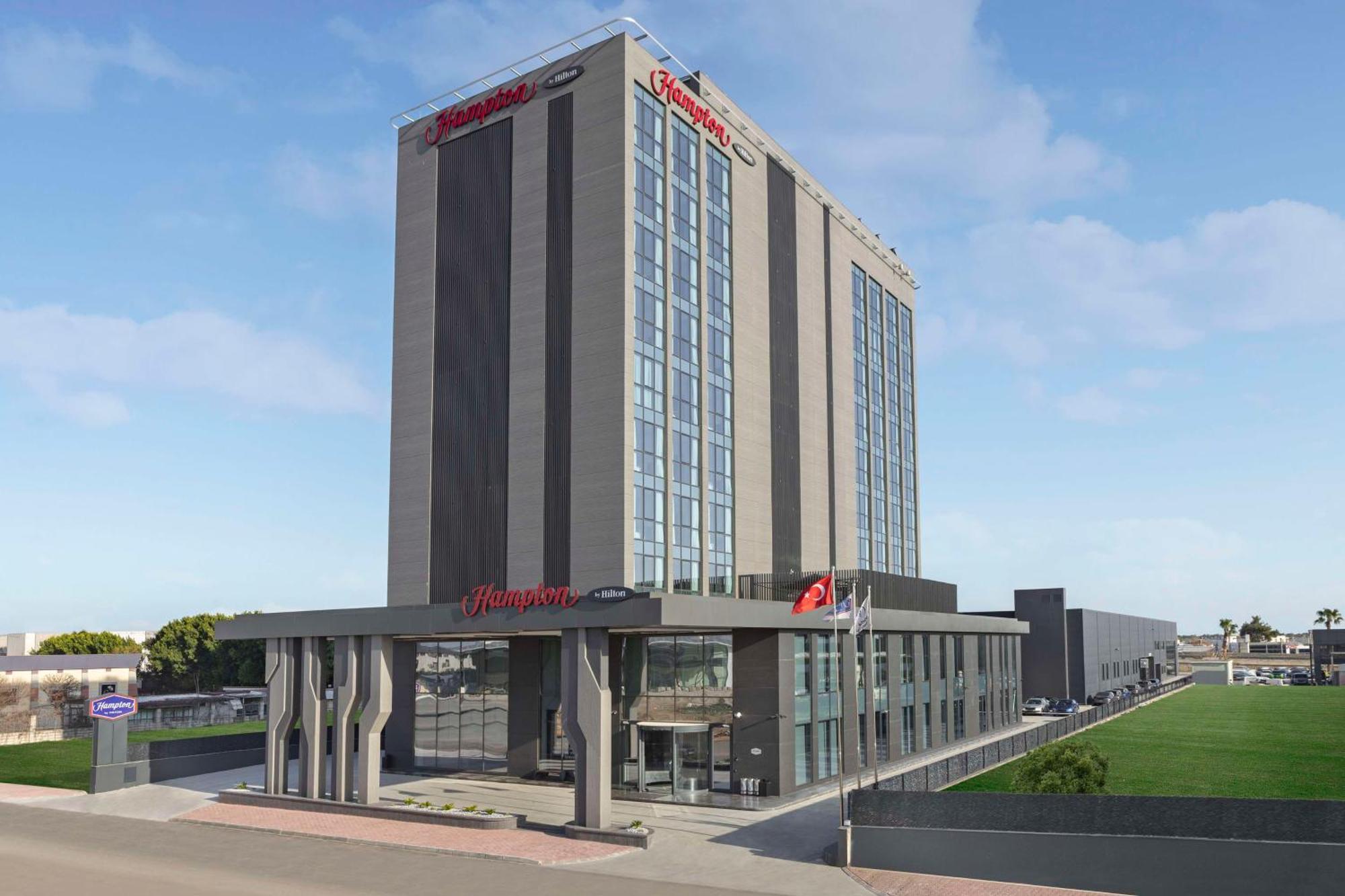 Hampton By Hilton Airport Hotel 4*