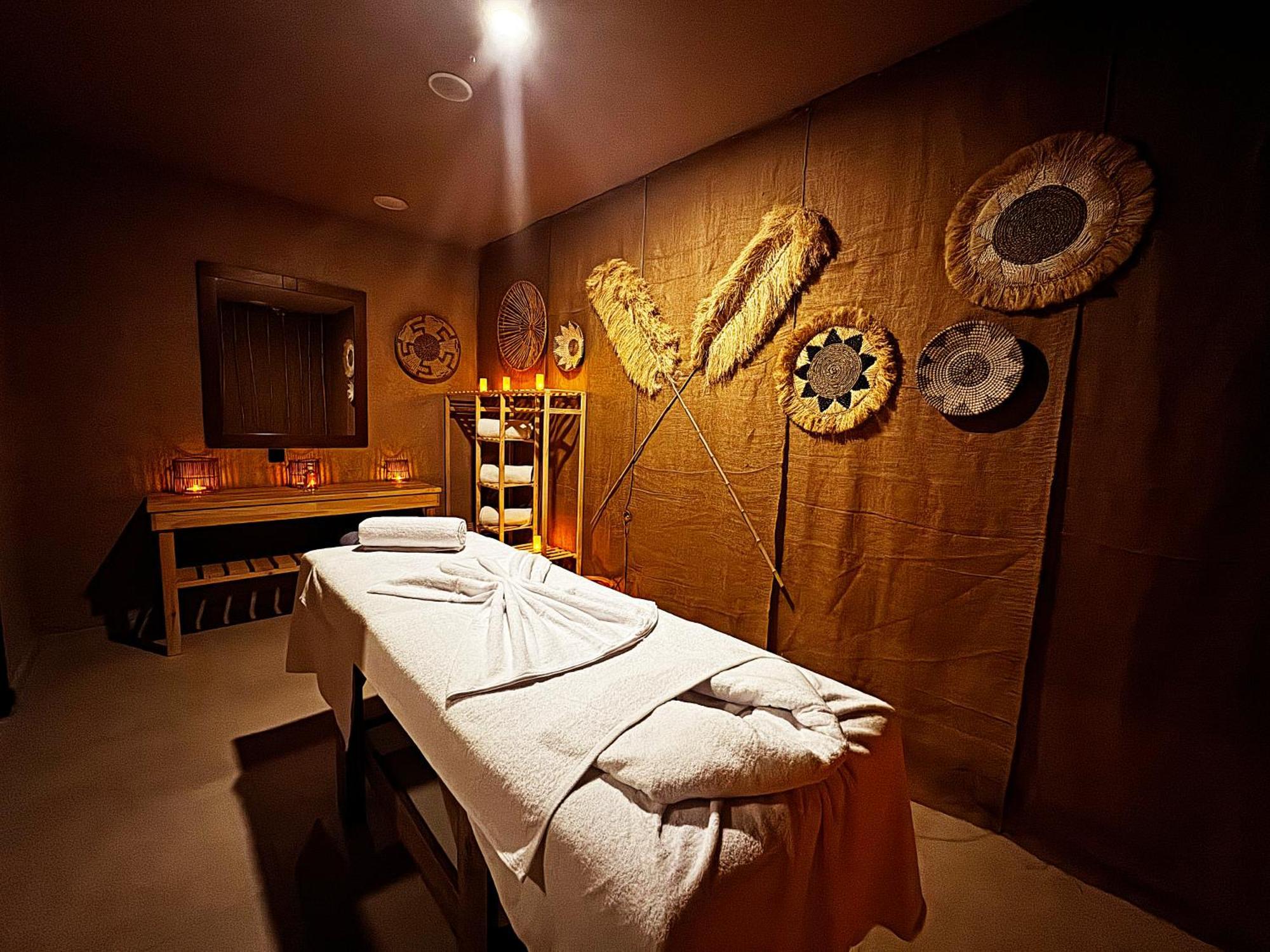 Wolf Of The City & Spa Otel