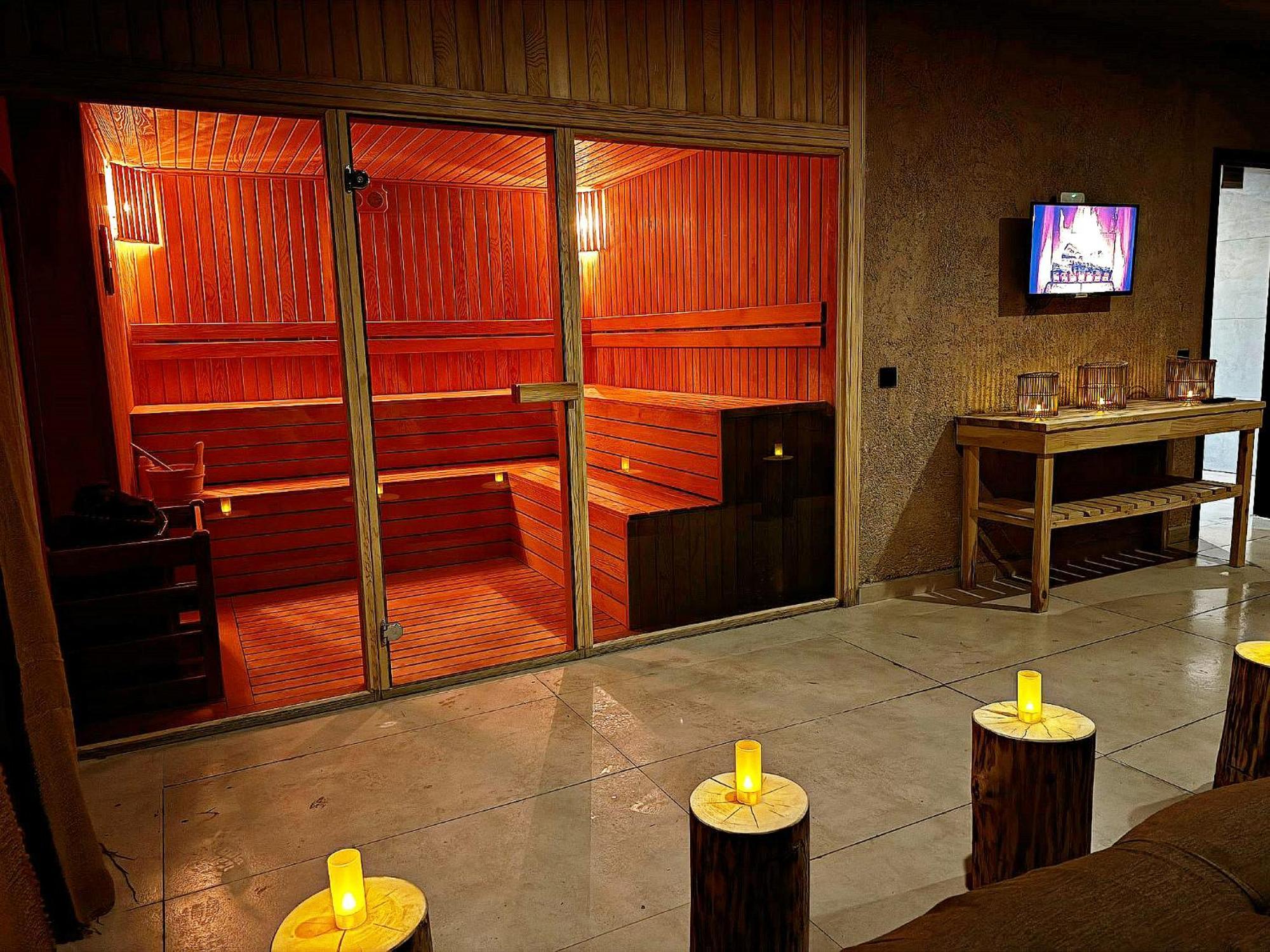 Otel Wolf Of The City & Spa