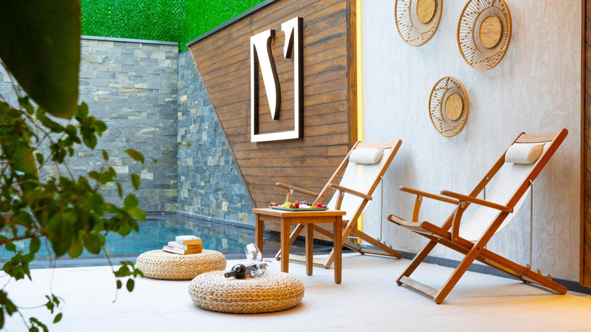 Lara Vista Suits & Spa Hotel *