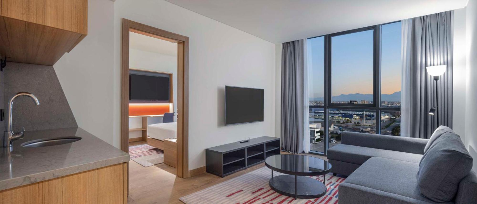 Hampton By Hilton Airport Hotel 4*
