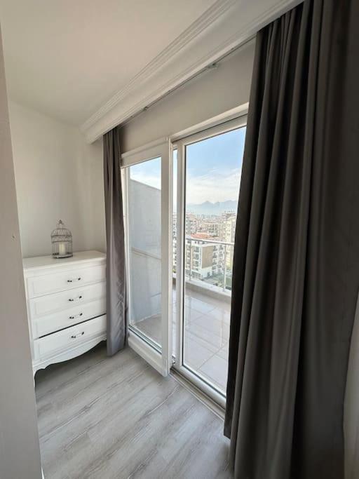 Konyaalti Denizin Ustunde Gemi Ev Apartment *