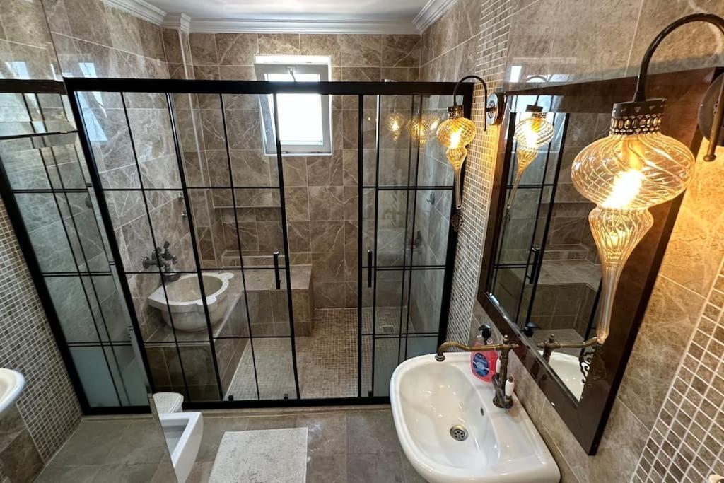 Apartment Konyaalti Denizin Ustunde Gemi Ev *