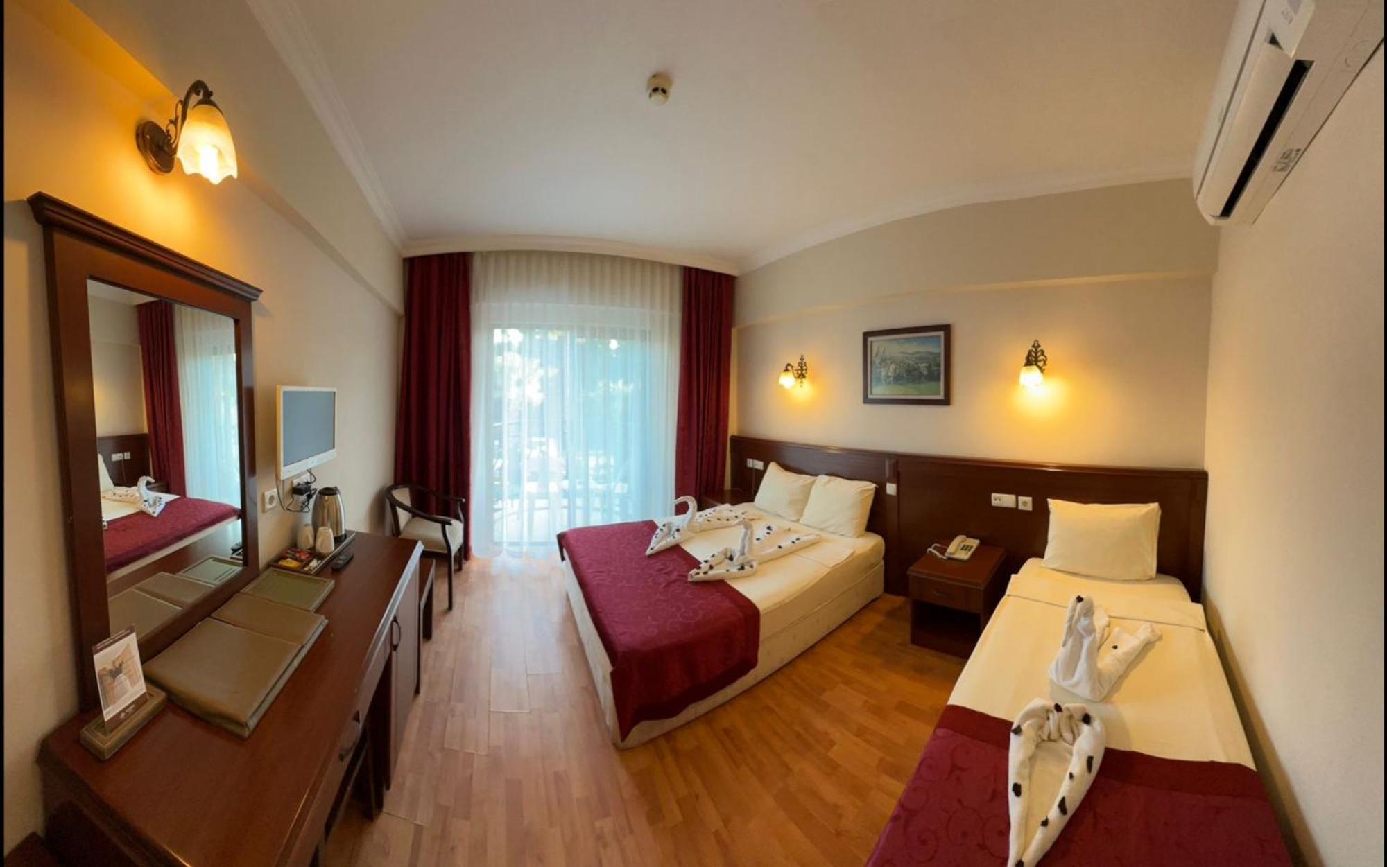 Astoria Park & Hotel 4*